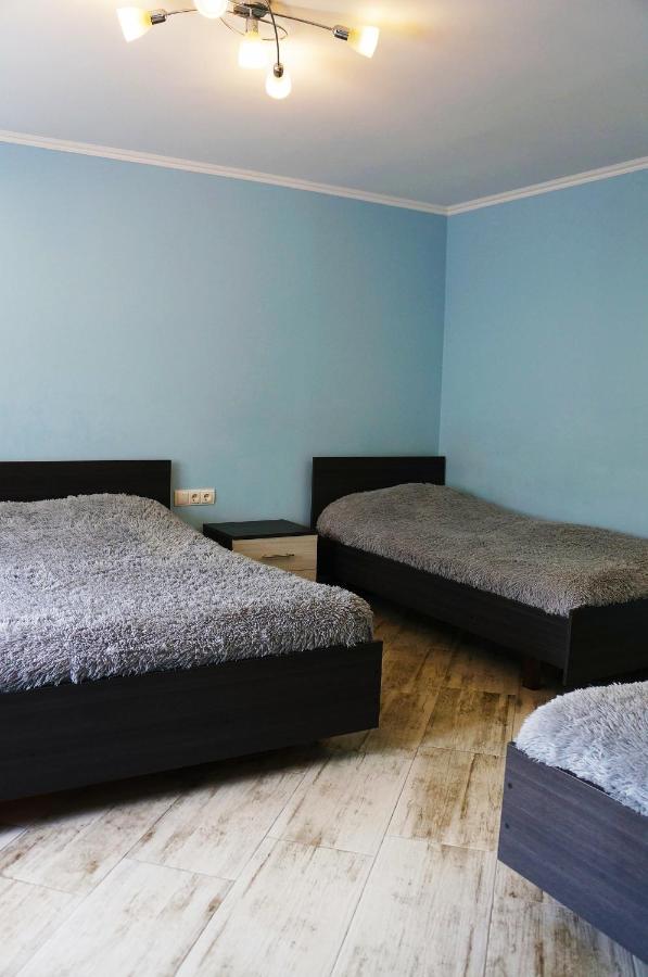 Franko93 Hotel Berehove  Bagian luar foto