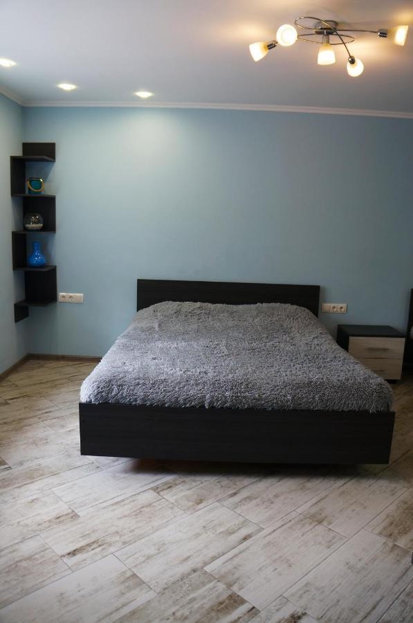 Franko93 Hotel Berehove  Bagian luar foto